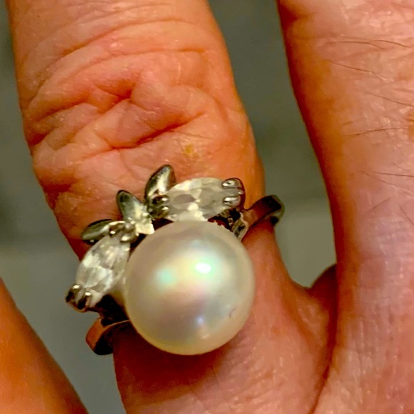 Pearl and Swarovski Ring - Picture 3 of 5